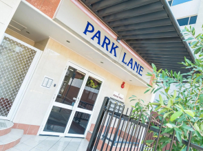 Huge CBD Top Floor Apartment with Breath Taking Views!