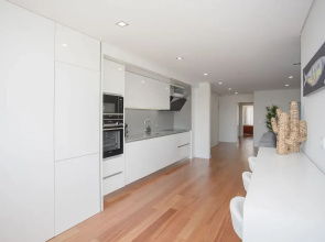 Liiiving - Luxury River View Apartment V
