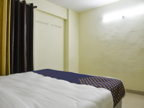 SPOT ON 76453 G Star Hotel