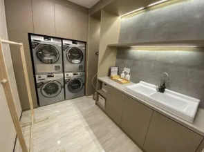 Qing Teng Yi Su Hotel (Ningbo Beilun Ning Vocational College Store)