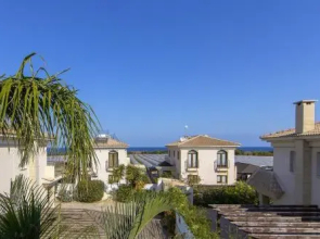 Blue Water Bay Royal Complex A