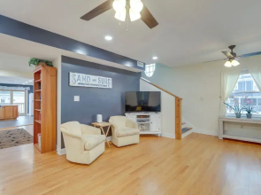 < 1/2 Mi to Boardwalk: Roomy Wildwood Retreat!