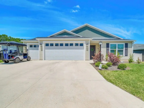 Furnished Lanai & Golf Cart: the Villages Home!