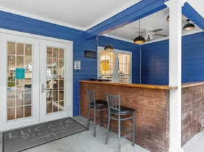 3 Bedrooms S / Lucaya Village Townhouse by RedAwning