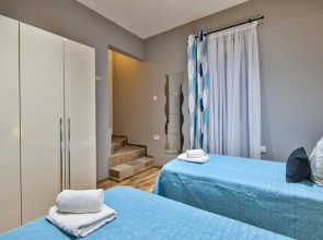 Seaviews Hilltop Beach House St Julians