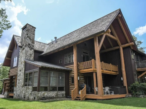 Touch the Sky 4 Bedroom Townhome