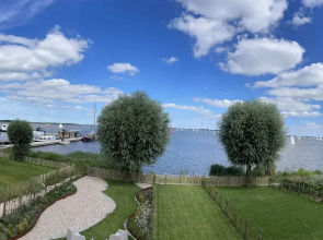 Apartment on the Sneekermeer