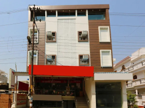 OYO Rooms 158 Gomti Nagar Kathota Jheel