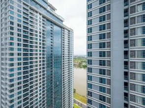 Luxury Sunwah Apartment near Landmark 81 - City View
