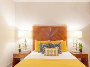 Chic Beachfront Condo Ocean View