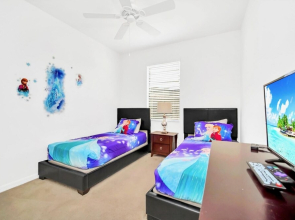 4BR Family Resort Home Pool and BBQ