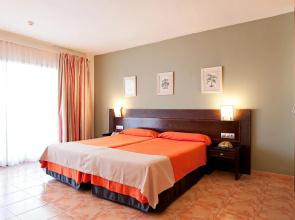 LIVVO Lago Taurito Hotel & Aquapark All Inclusive