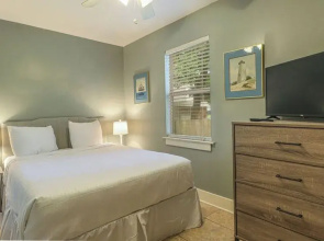 Delightful 2-bedroom, 1-bath Home Near Biloxi's Scenic Back Bay