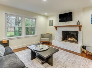 Dog-friendly Yard, 5 Mi to Uptown: Charlotte Home