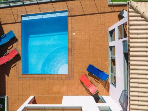 Canhas Views Pool and Barbecue
