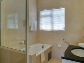 Protea Hotel by Marriott George King George