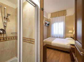 Lancaster Hotel