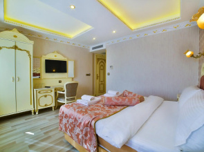Nayla Palace Hotel