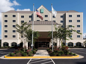Embassy Suites by Hilton Dulles Airport