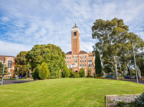 Ivy Units Glen Waverley