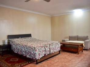 Unique Studio Apartment near Eastlakes