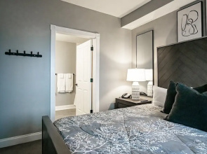 2 Br Seneca Condo 200 Beautiful Vista Views