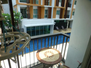 1 Double bedroom Apartment with Swimming pool security and high speed WiFi