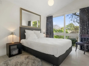 5-bed Haven With Pool Minutes From Beaches