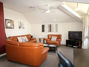 Briars Country Lodge