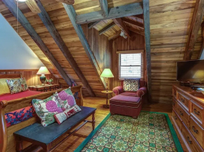 Grandma's Mountain Cabin 3 Bedrooms 2 Bathrooms Cabin