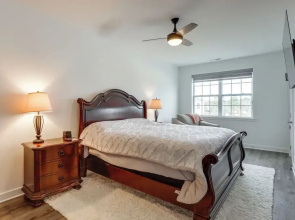 Bright Lewes Condo w/ Balcony, 7 Mi to Beach!