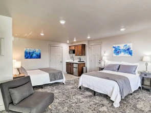 Anchorage Getaway w/ Mtn Views < 5 Mi to Zoo!