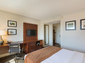 Comfort Inn by the Bay