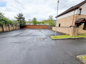 Spacious Family Home In Glasgow