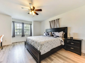 Modern Jacksonville Home - Close To River!
