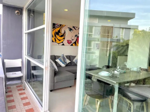 Kris - Modern Spacious 2 Bedroom Condo With Pool