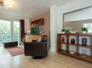 Lakeside view - Manchester townhouse