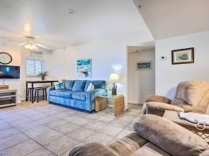 Relaxing Gulf Shores Condo w/ Beach-view Balcony