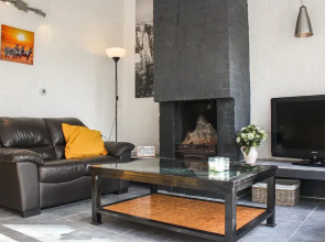 Amazing Home in Bruinisse With 2 Bedrooms and Wifi