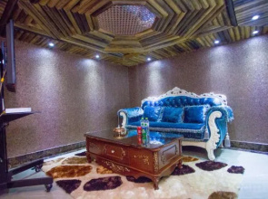 No.7 Theme Hotel