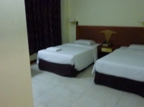 OYO 11342 Liwah Hotel Near Hospital Umum Sarawak