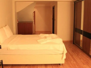 Faysal Suite