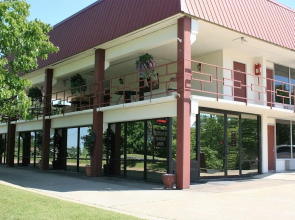 Statue Road Inn