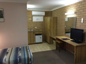 Three Ways Motel