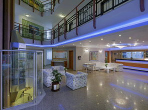 Villa Moonflower Apart Hotel