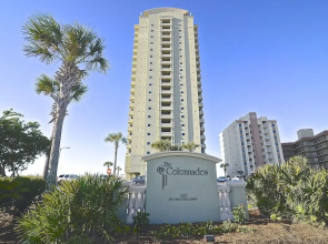 Colonnades 903