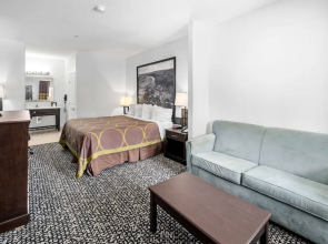 Super 8 Mansfield LA