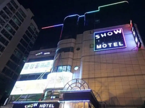 Show Motel