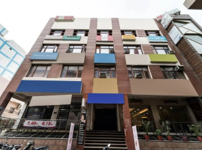 Hotel Landlord by OYO Rooms