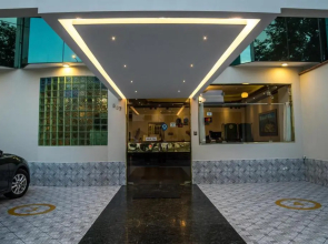 Hotel Lexus